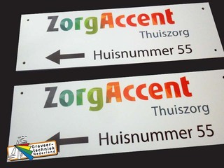 Naamplaat bedrukt bv voor zorg instellingen